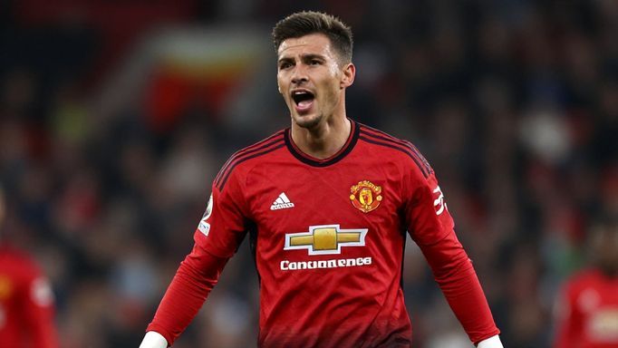 曼联锁定布莱顿新星巴莱巴！罗马诺独家爆料红魔中场换血计划